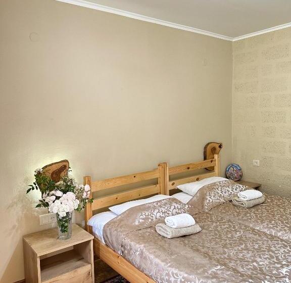 エコノミールーム, Hovek Guest House