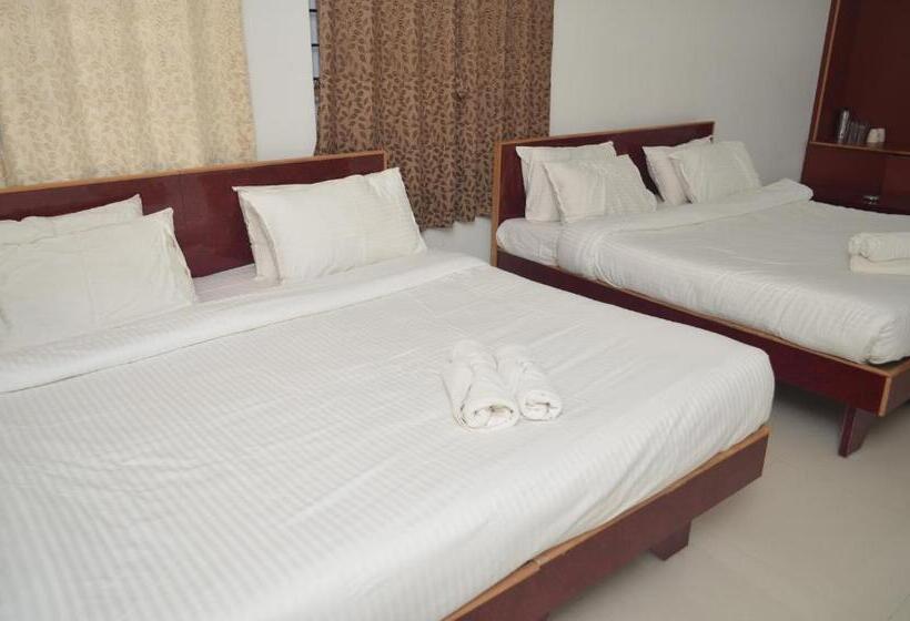 스탠다드 룸 킹사이즈 침대, Jp Homes