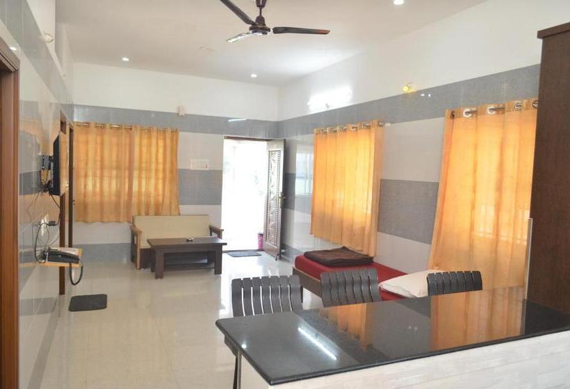 이코노미 룸, Jp Homes