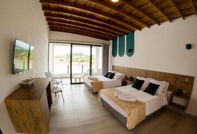 חדר סופריור לארבעה, Viajero Guatapé Hostel & Lake Club