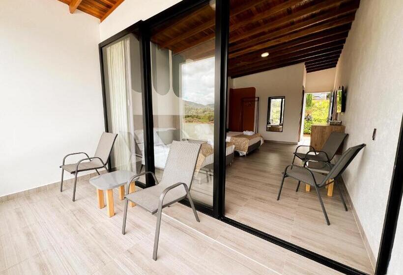 חדר סופריור לארבעה, Viajero Guatapé Hostel & Lake Club