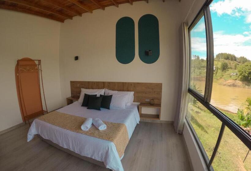 חדר דלוקס, Viajero Guatapé Hostel & Lake Club