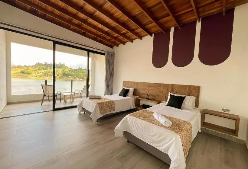 デラックストリプルルーム, Viajero Guatapé Hostel & Lake Club