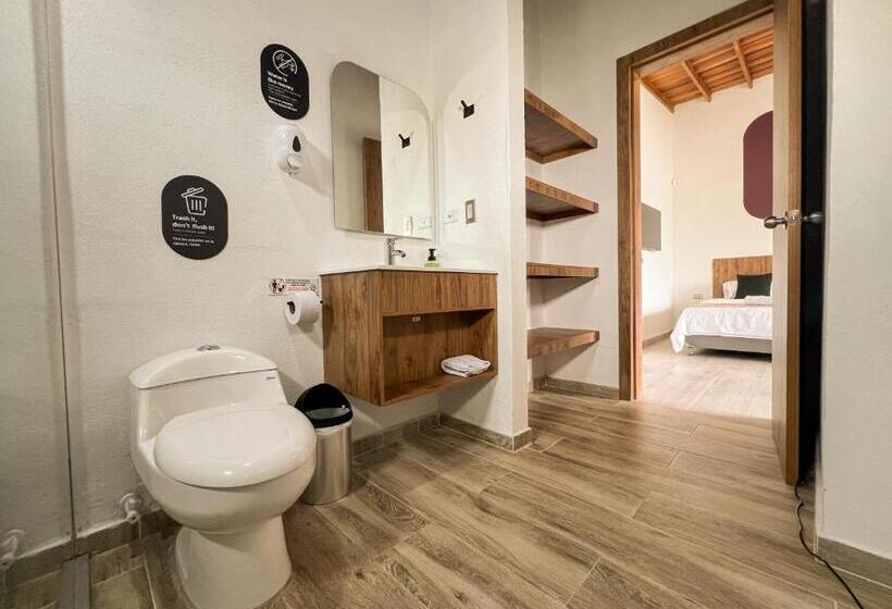 חדר סטנדרט עם ג'קוזי, Viajero Guatapé Hostel & Lake Club