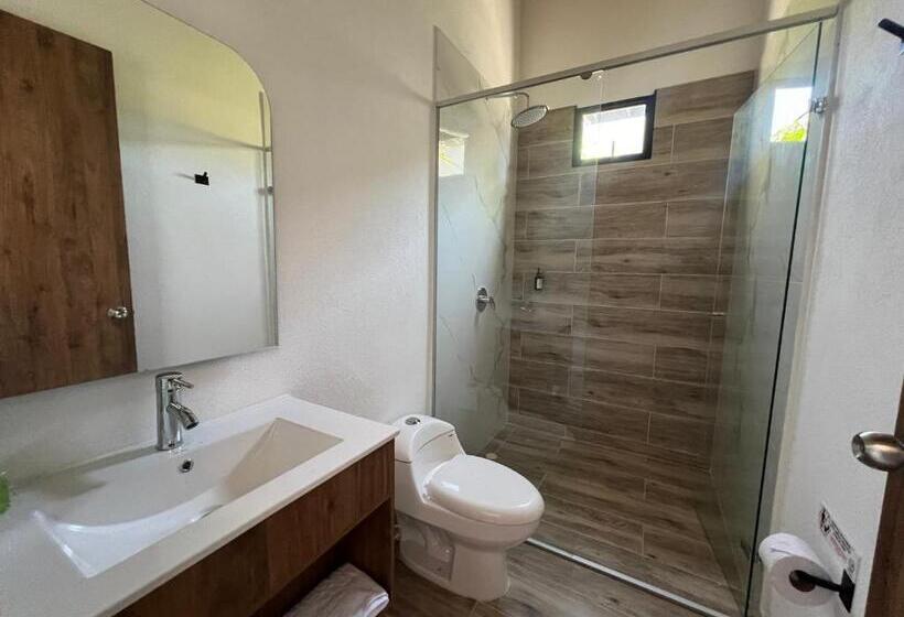 חדר סטנדרט עם ג'קוזי, Viajero Guatapé Hostel & Lake Club