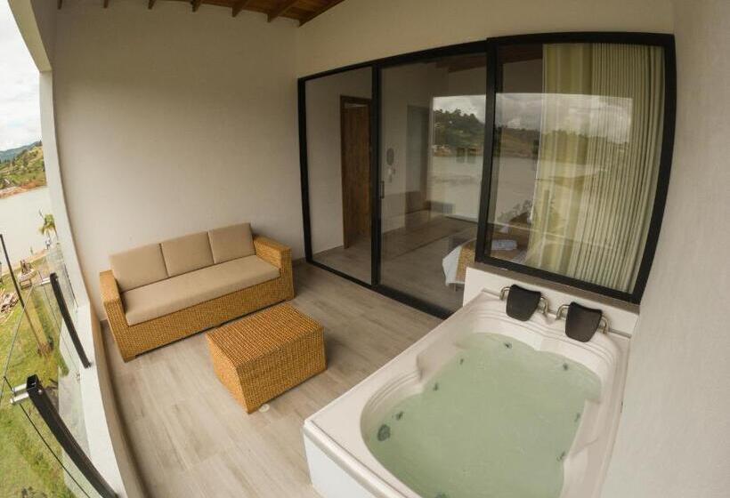 חדר סטנדרט לשלושה, Viajero Guatapé Hostel & Lake Club