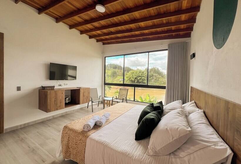 디럭스 룸, Viajero Guatapé Hostel & Lake Club