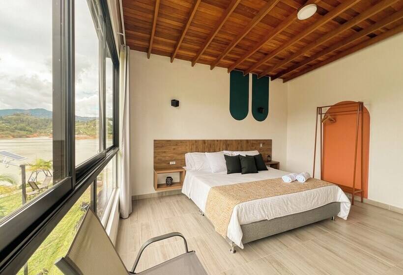 חדר דלוקס, Viajero Guatapé Hostel & Lake Club