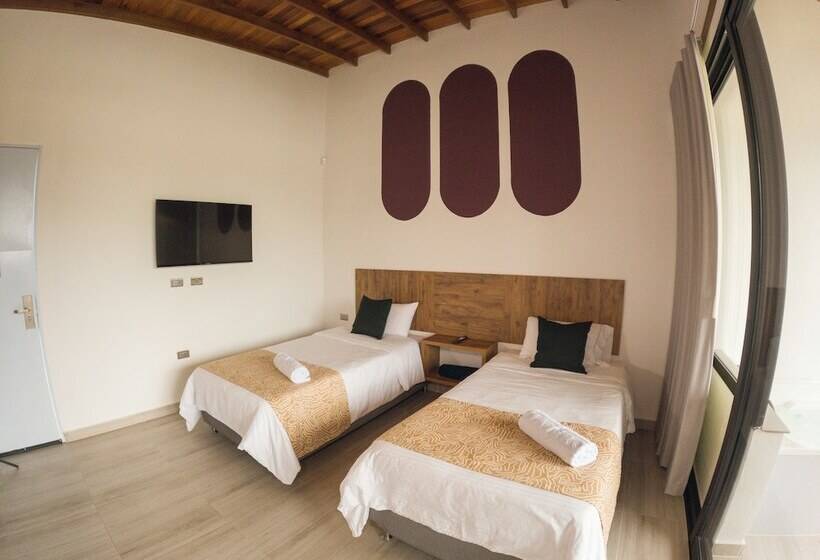 디럭스 4인 룸, Viajero Guatapé Hostel & Lake Club