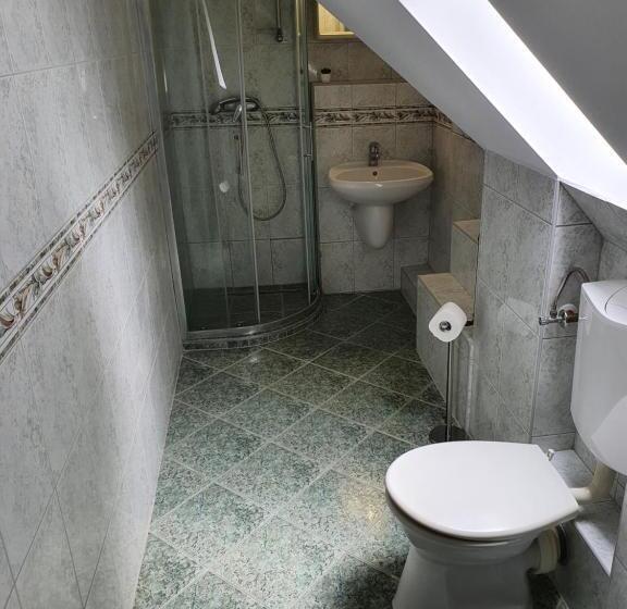 استودیوی استاندارد, Villa Ottília