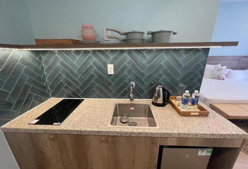 اتاق لوکس با بالکن, Aurora Phu Quoc Hotel & Golf 3d