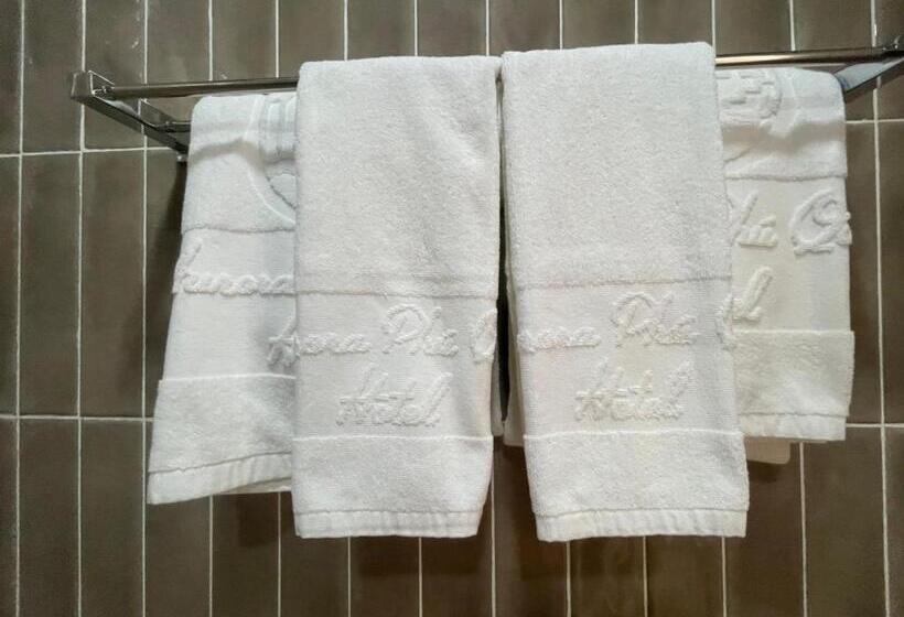 اتاق لوکس با بالکن, Aurora Phu Quoc Hotel & Golf 3d