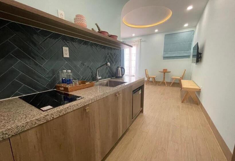 اتاق لوکس با بالکن, Aurora Phu Quoc Hotel & Golf 3d