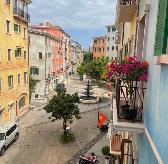 سوئیت با تخت بزرگ, Aurora Phu Quoc Hotel & Golf 3d