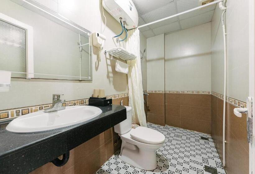 اتاق لوکس, Thao Minh New Star