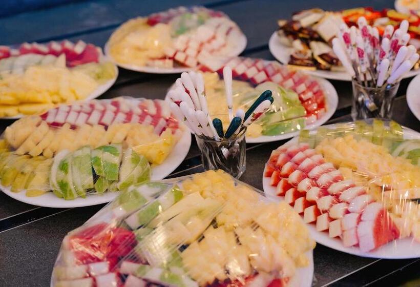 اتاق لوکس, Thao Minh New Star