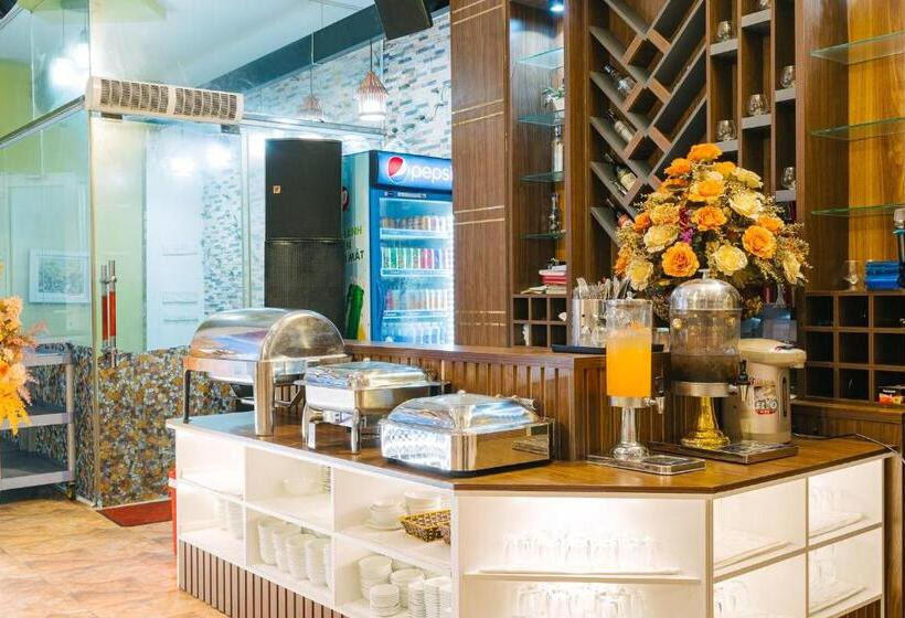 اتاق لوکس, Thao Minh New Star