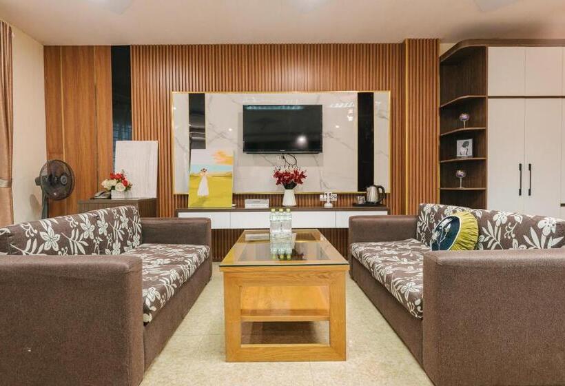 استودیو خانوادگی, Thao Minh New Star