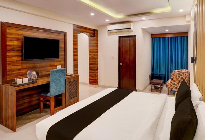 חדר סטנדרט, Townhouse Oak Clock Tower Formerly Hotel Ambassador