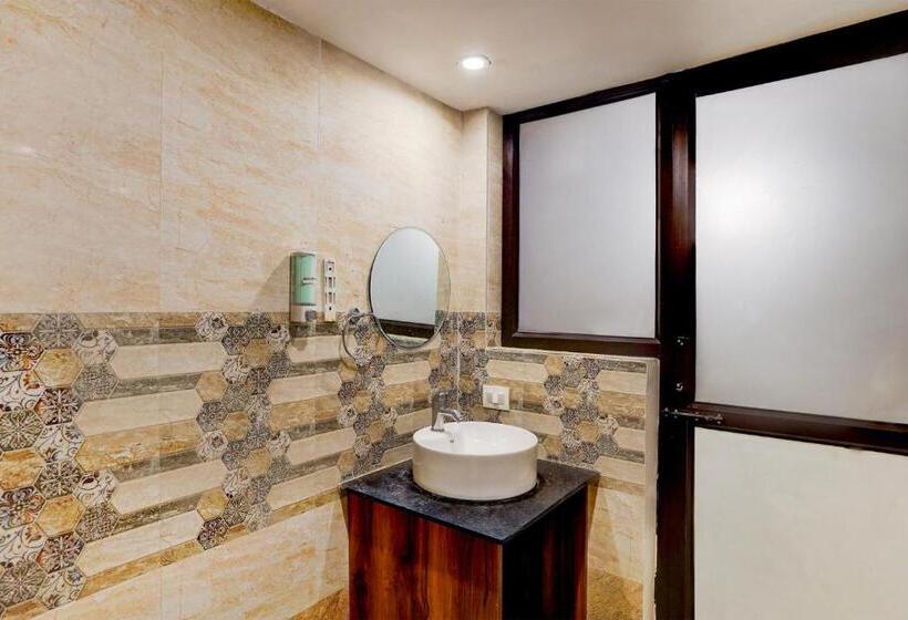 חדר סטנדרט, Townhouse Oak Clock Tower Formerly Hotel Ambassador