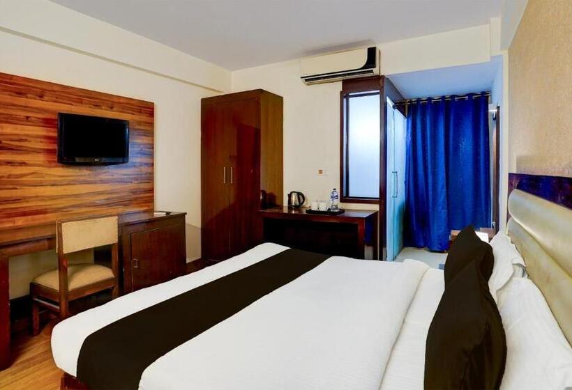 סוויטה, Townhouse Oak Clock Tower Formerly Hotel Ambassador