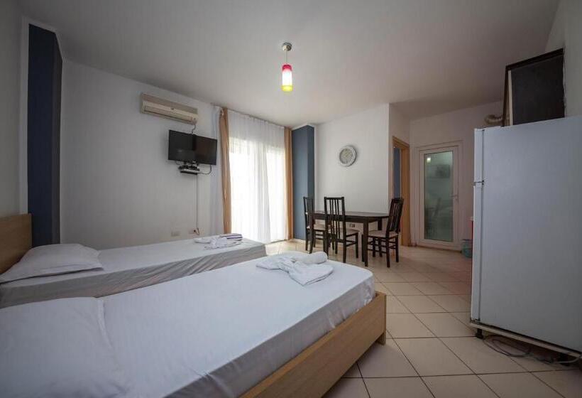 חדר משפחתי, Vera