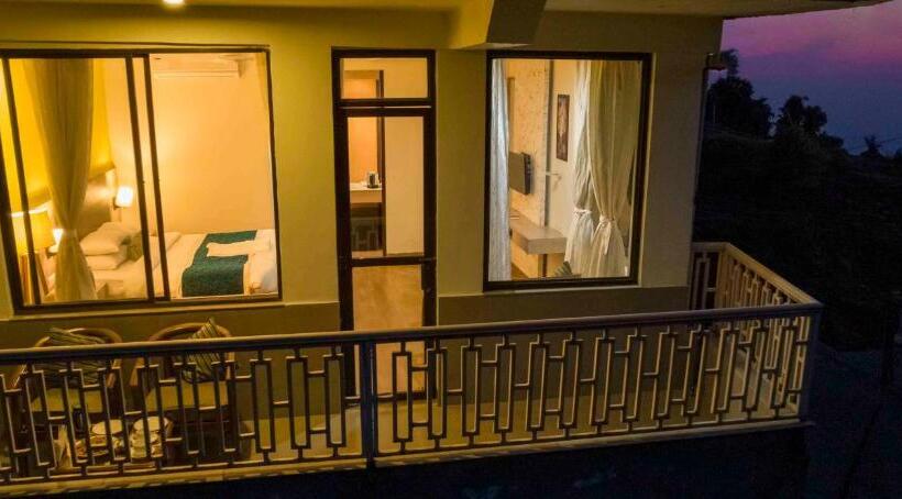 带大床的标准间, Bob S N Barley