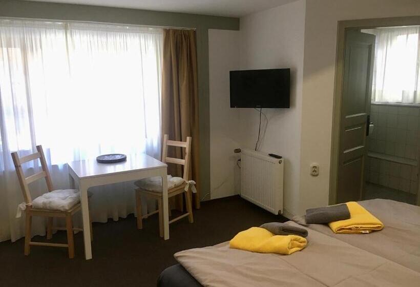 キングサイドベッドのスタンダードワンルーム, Bio Kastanienhof Erfurt   Appartements Und Ayurvedische Jurten