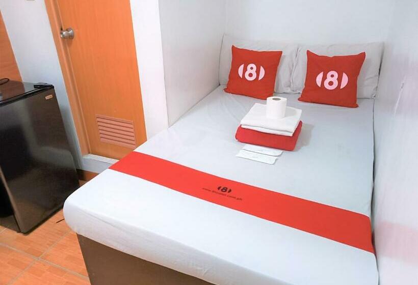 اتاق اکونومی, 8hostel