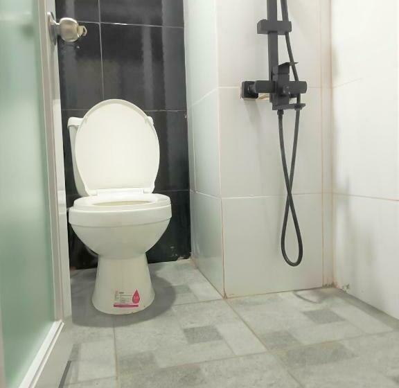 Quarto Economy, 8hostel