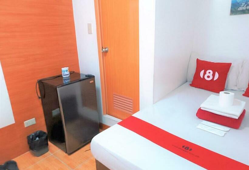 اتاق اکونومی, 8hostel