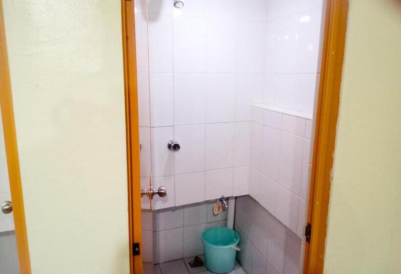 Cama em Quarto Compartilhado, 8hostel
