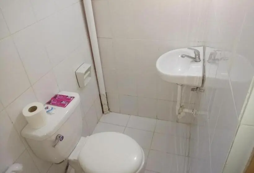 エコノミールーム, 8hostel