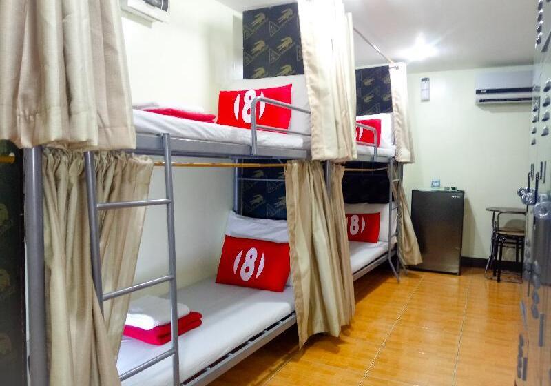 共用房间的床, 8hostel