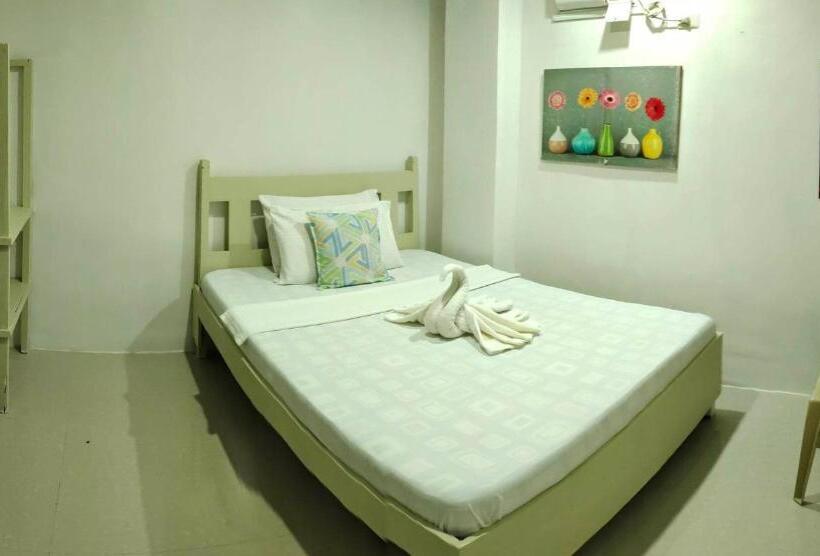 اتاق استاندارد, Island Hop Inn