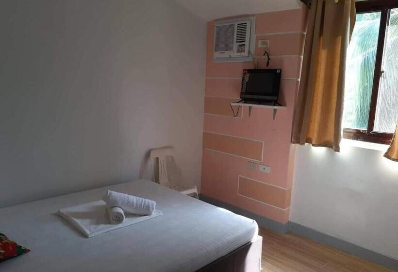 اتاق لوکس, Island Hop Inn