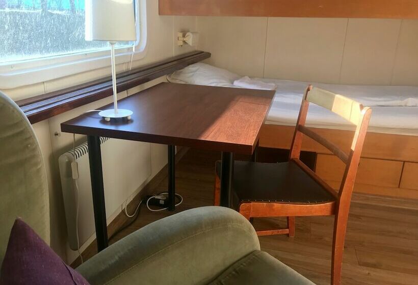 اتاق استاندارد با سرویس بهداشتی مشترک, Selmas Hytt Och Salong