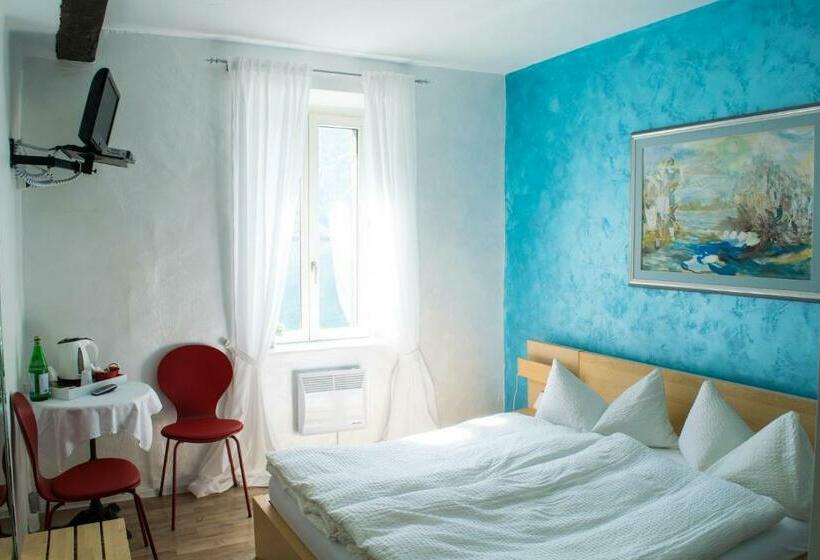 标准间, Al Battello