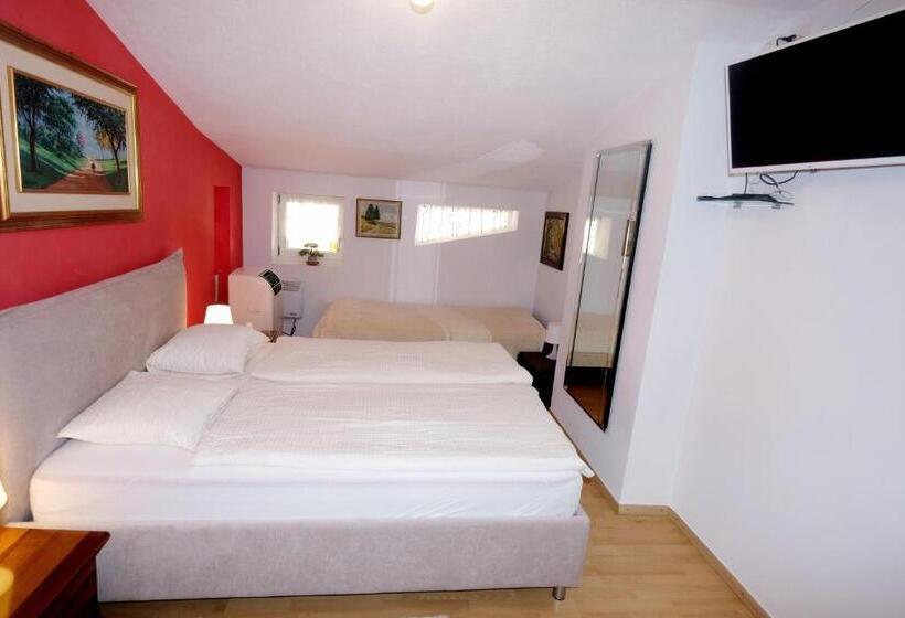 标准三人间, Al Battello