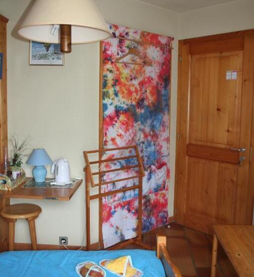غرفة قياسية فردية حمام مشترك, Bnb Claudy Et Elizabeth Michellod Dutheil