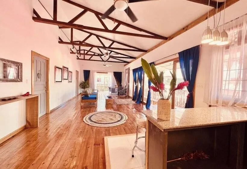 اتاق لوکس, Casa Le Parc Main Street
