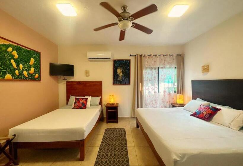 اتاق استاندارد سه تخته با چشم‌انداز, El Roble