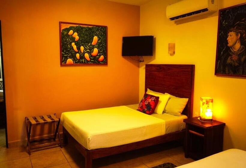 اتاق استاندارد سه تخته با چشم‌انداز, El Roble