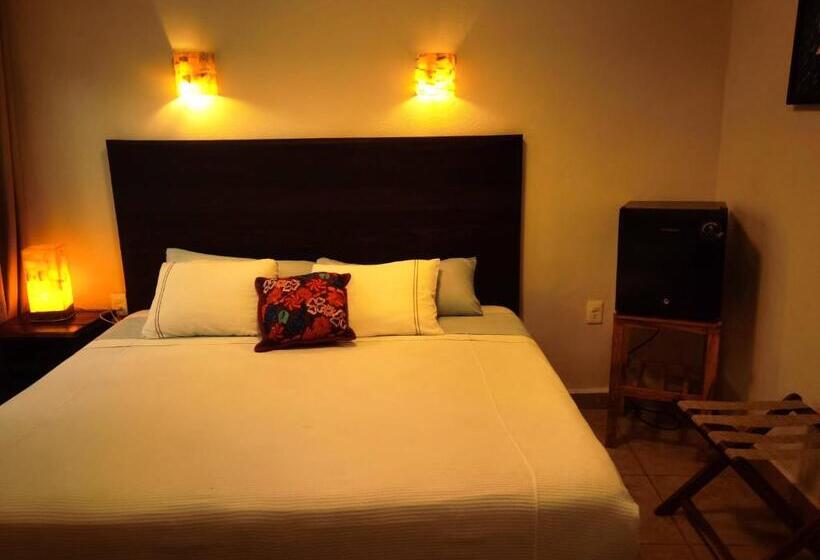 اتاق استاندارد سه تخته با چشم‌انداز, El Roble