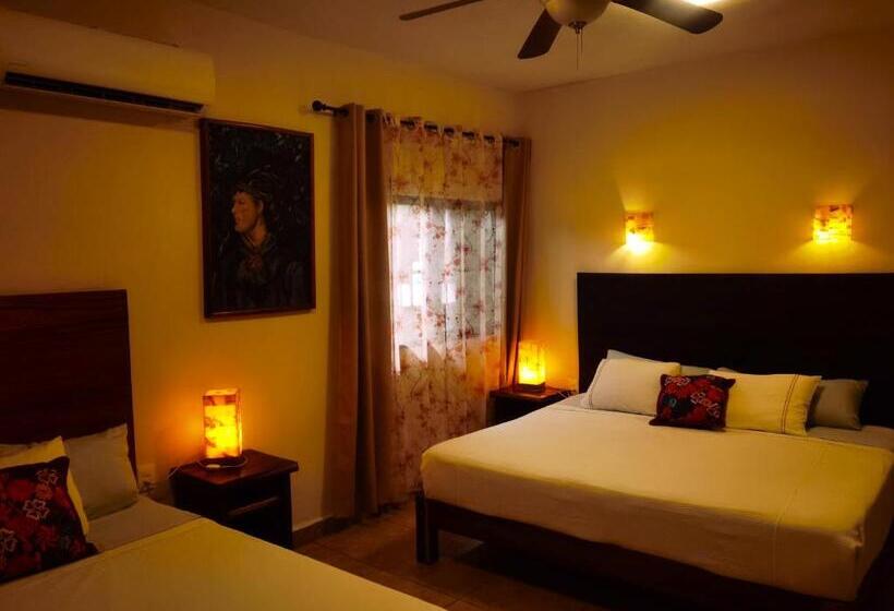 اتاق استاندارد سه تخته با چشم‌انداز, El Roble