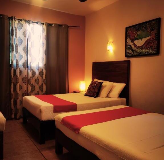 اتاق استاندارد سه نفره, El Roble