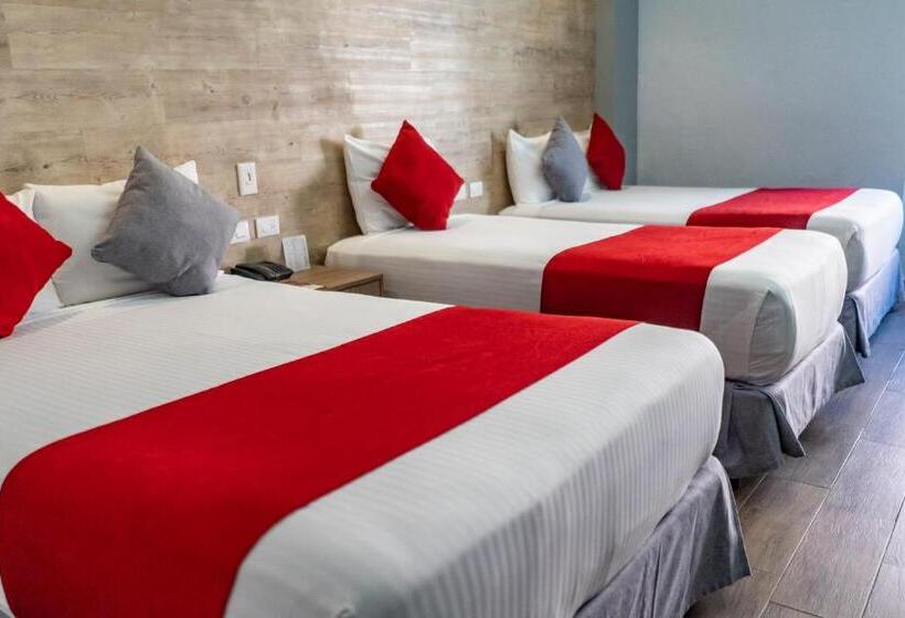 Трехместный Номер Стандарт с Балконом, Hidalgo