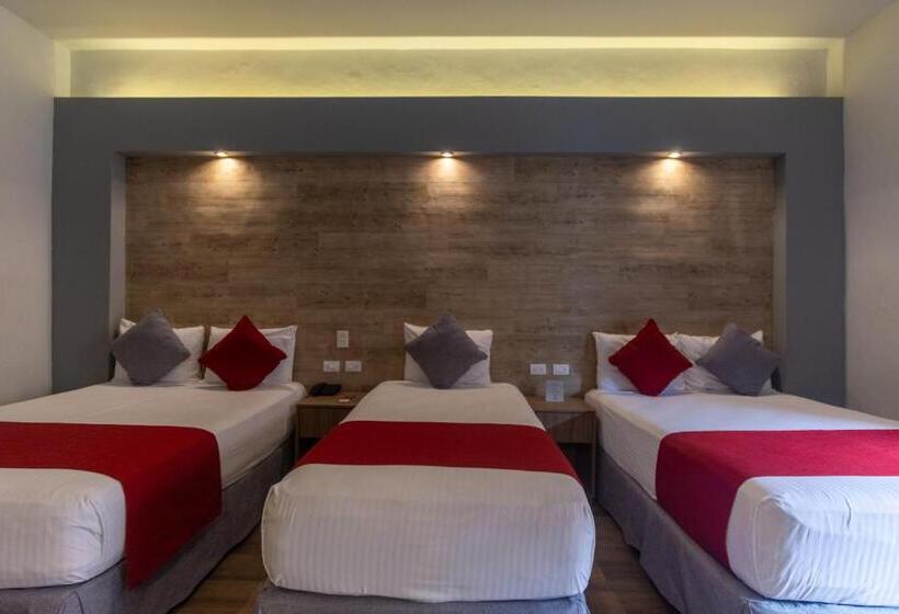 Трехместный Номер Стандарт с Балконом, Hidalgo