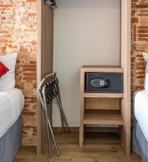 Номер Стандарт с Балконом, Hidalgo