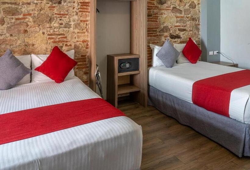 Номер Стандарт с Балконом, Hidalgo